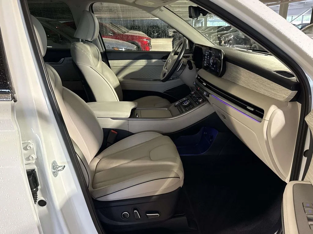 Used 2024 White Hyundai Calligraphy image 16