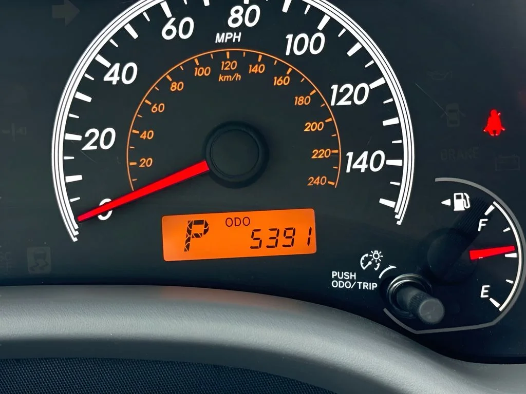 Used 2009 Gray Toyota Base image 11