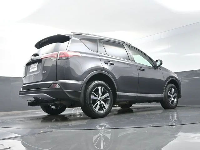 Used 2018 Gray Toyota XLE image 51