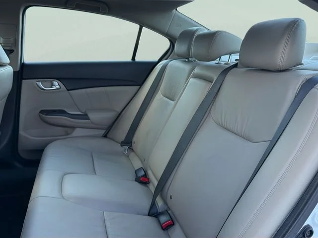 Used 2014 White Honda EX-L image 17
