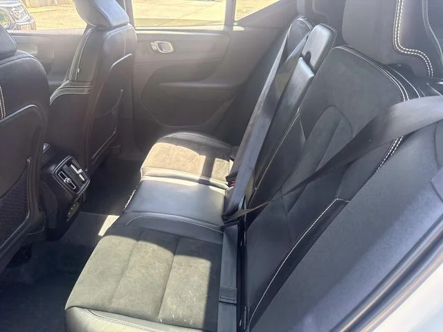 Used 2021 White Volvo R-Design image 18