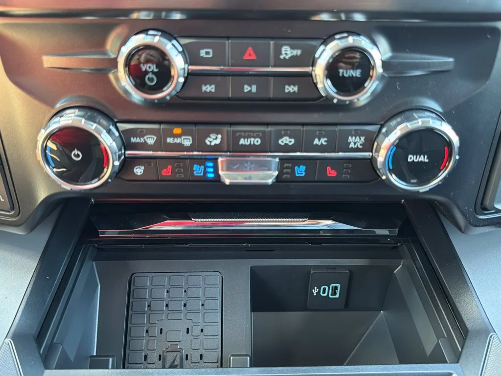 New 2027 Agate Black Metallic Ford F-250® Lariat® image 36