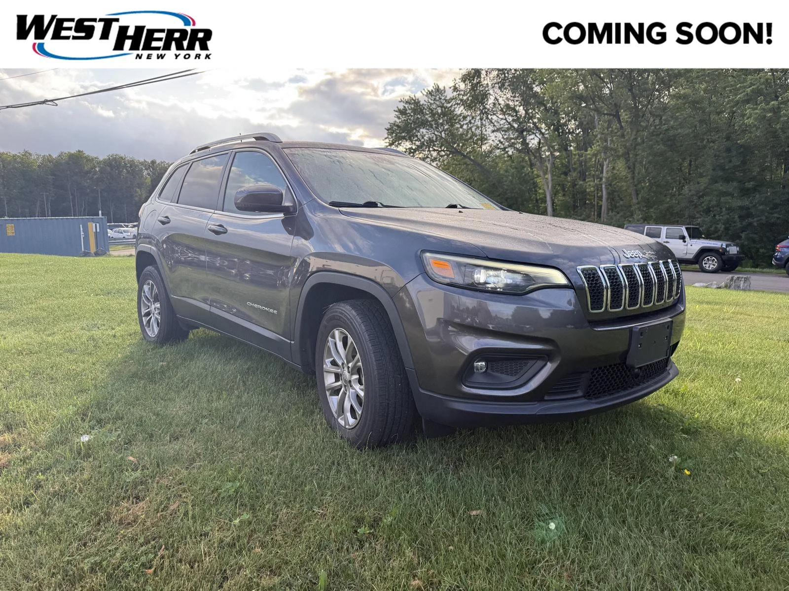 Used 2021 Gy Jeep Latitude Plus image 1