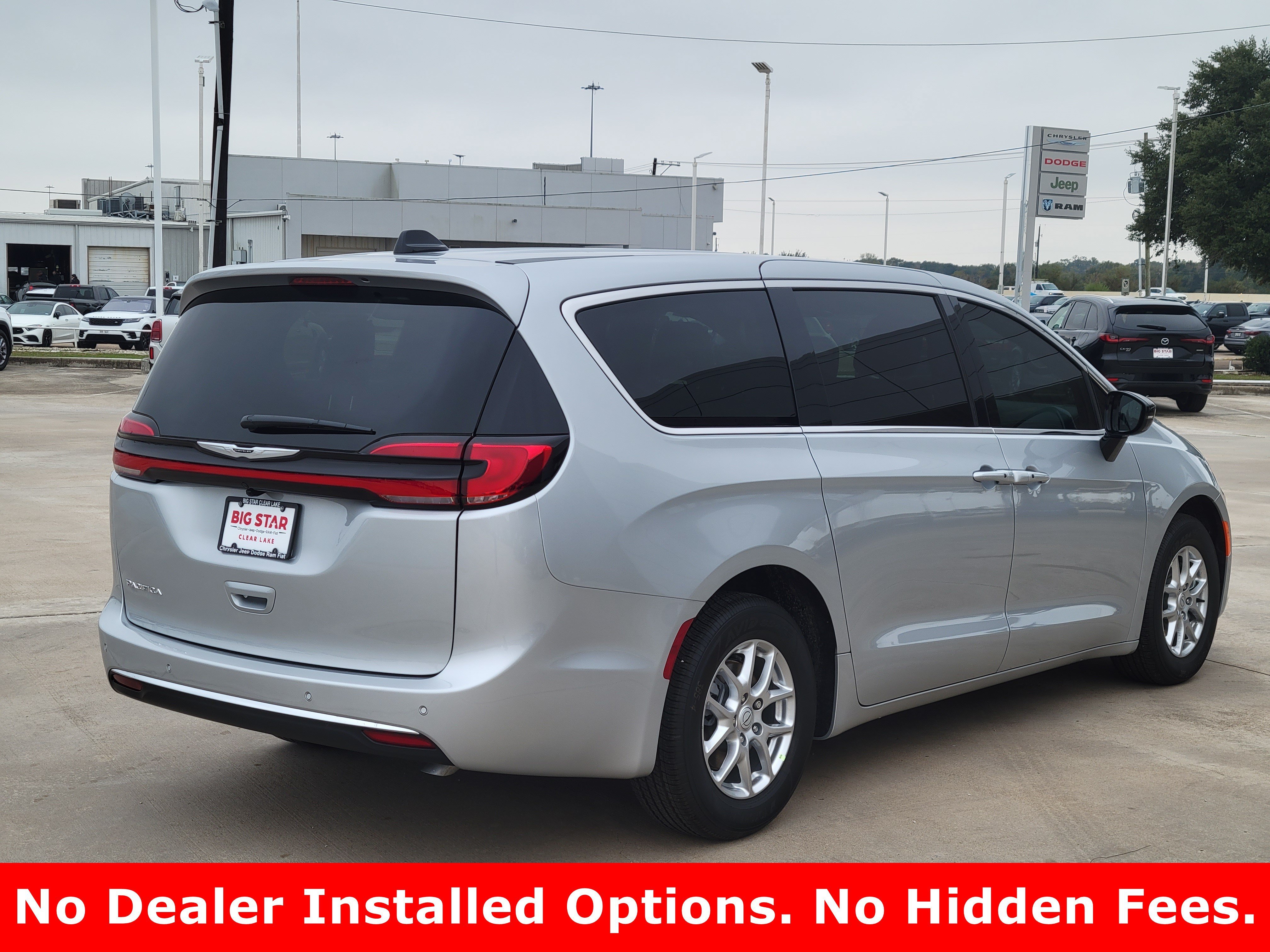 2026 Chrysler Pacifica Select - Photo 4