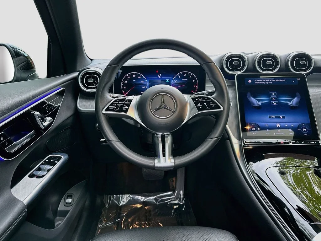 Used 2025 Black Mercedes-Benz GLC 300 image 22