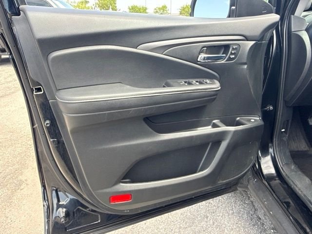 Used 2025 Black Honda RTL image 32