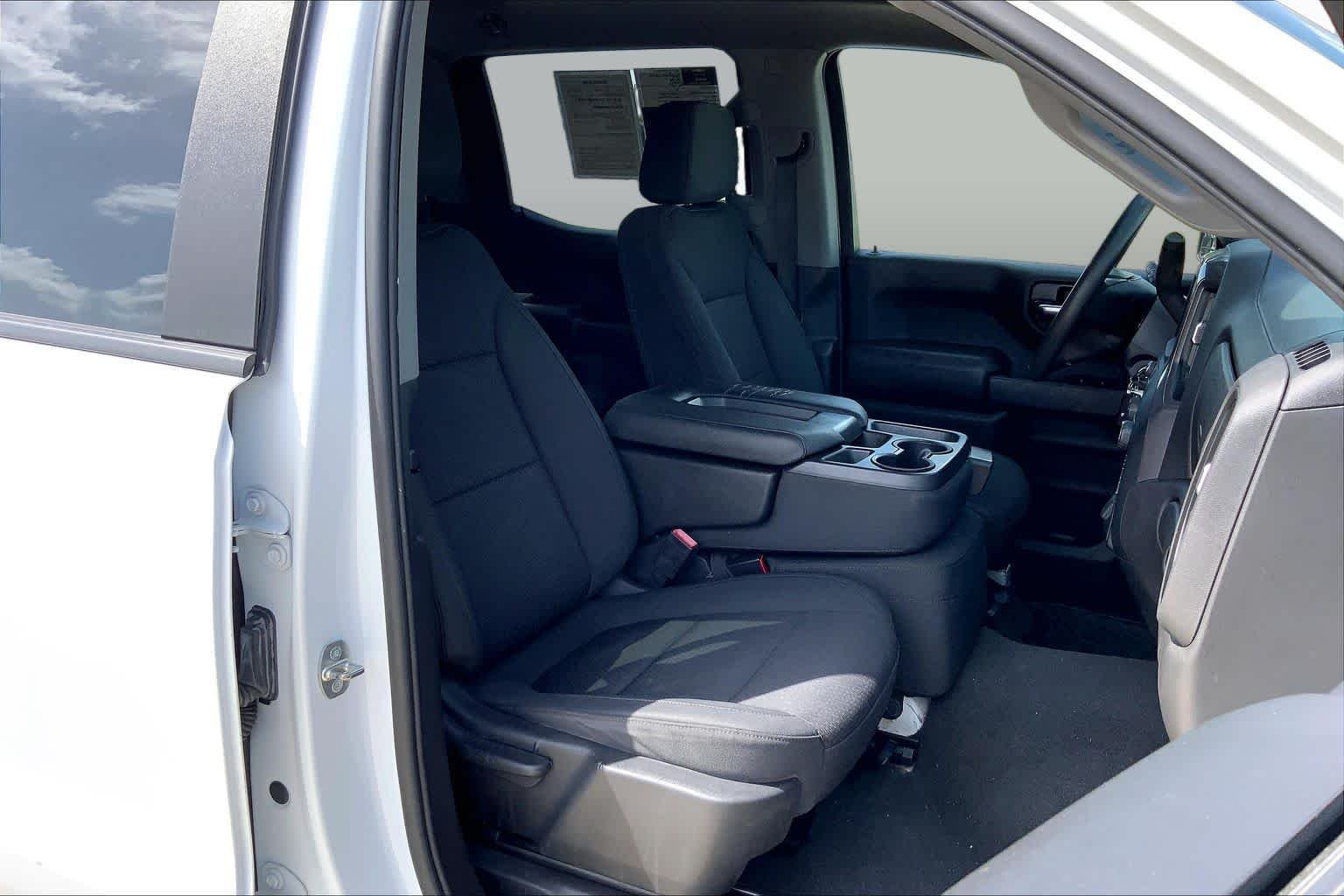 Used 2022 Summit White Chevrolet Custom image 9