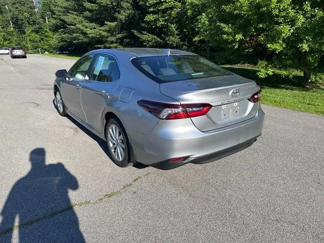 Used 2022 Silver Toyota LE image 5