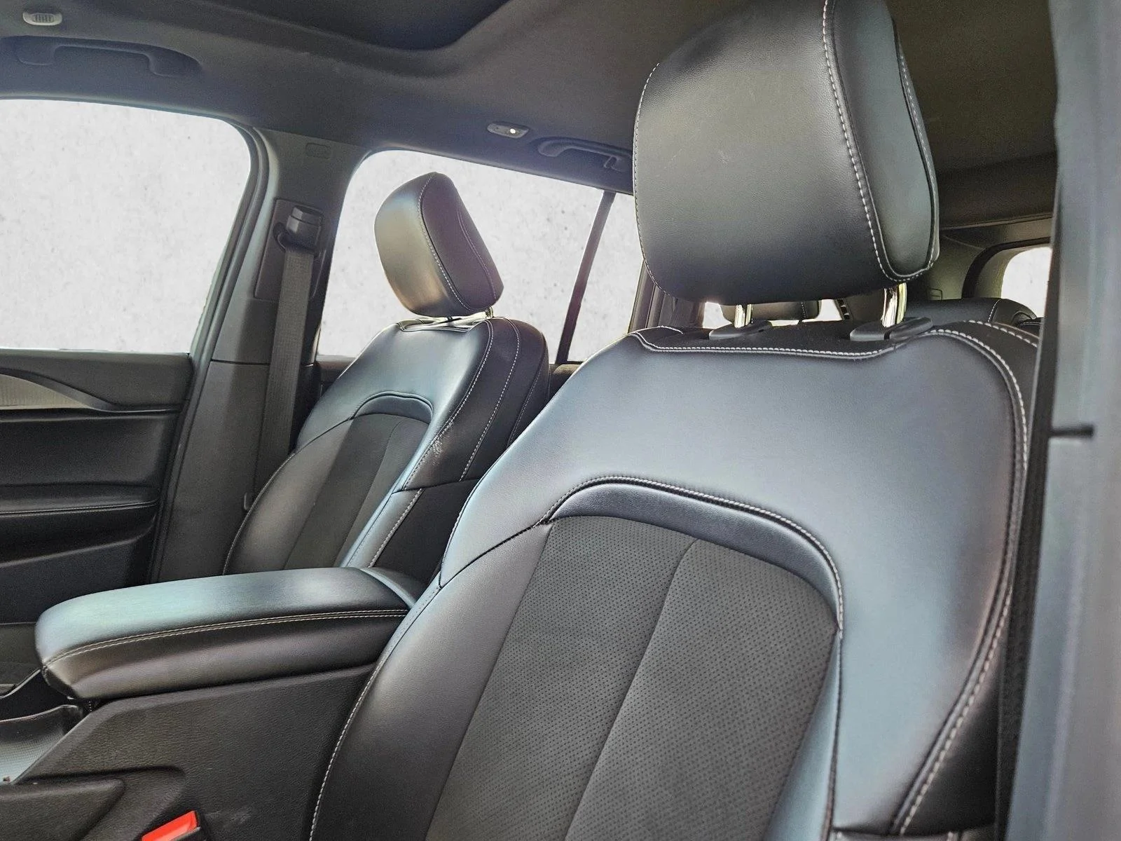 Used 2025 Velvet Red Pearlcoat Jeep Altitude X image 19