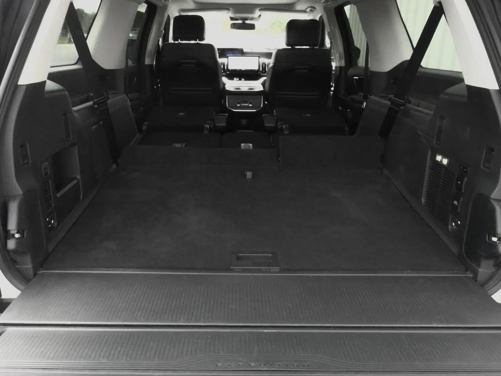 Used 2025 White Ford Platinum image 47