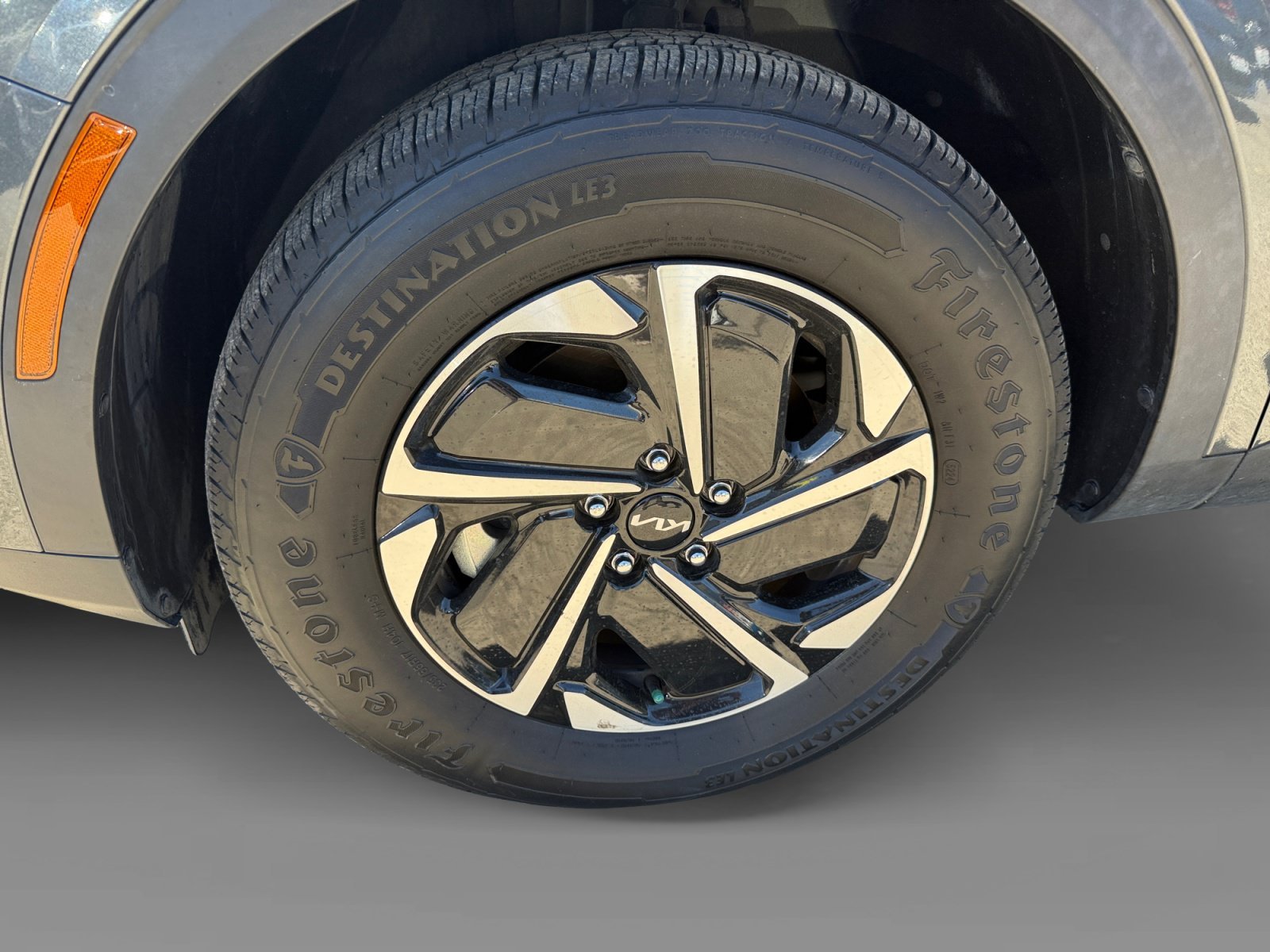 Used 2023 Gravity Gray Kia LX image 9