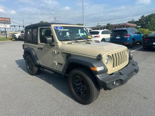 Used 2022  Jeep Sport image 1