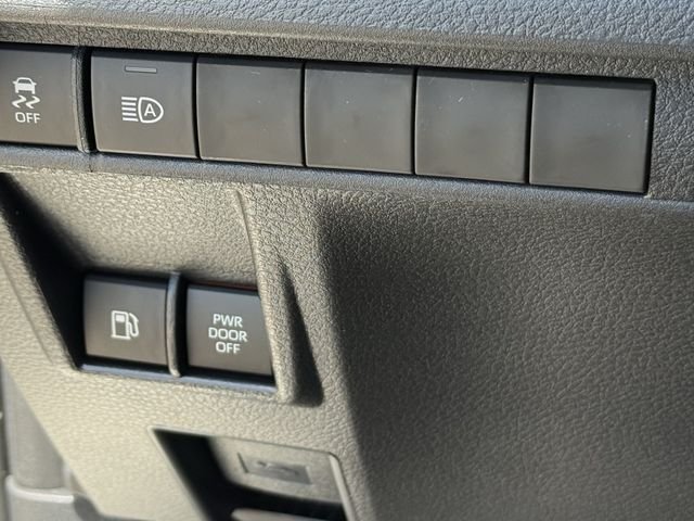 New 2026 Wind Chill Pearl <sup>1</sup> Toyota  XLE image 25