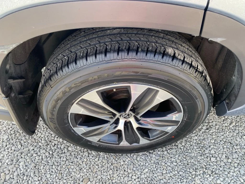 2021 Toyota Highlander XLE - Photo 26
