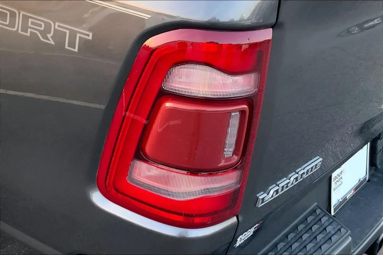 Used 2022 Granite Crystal Metallic Clearcoat Ram Laramie image 25