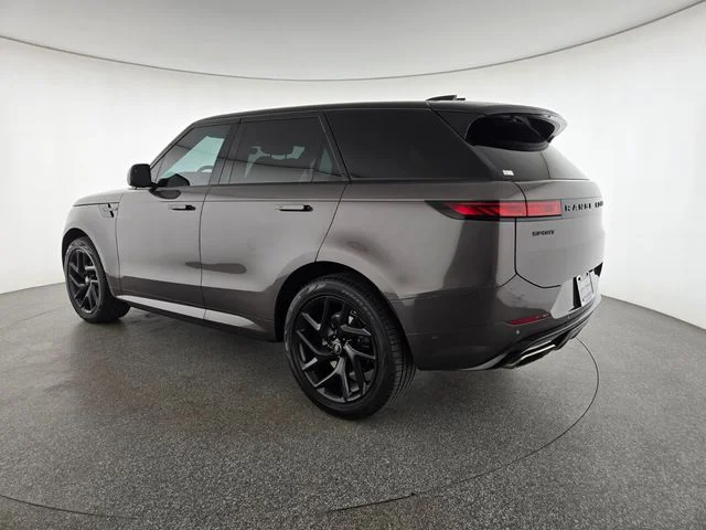 Used 2023 Gray Land Rover SE Dynamic image 16