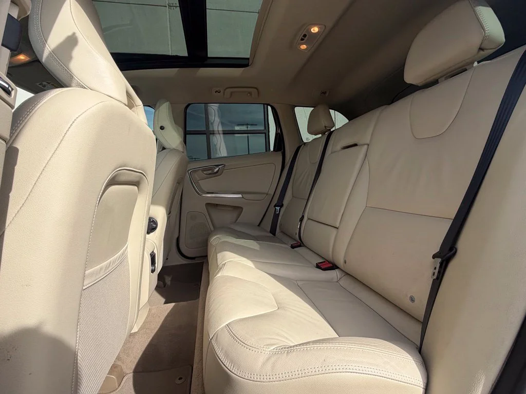 Used 2013 Silver Volvo 3.2 Platinum image 10