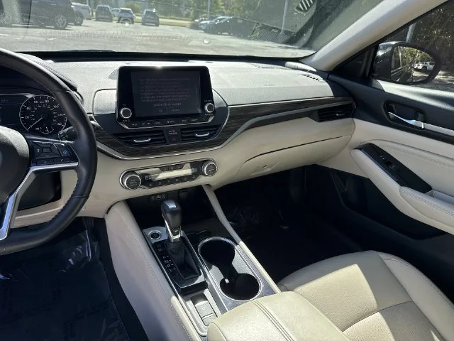 Used 2020 Blue Nissan 2.5 SL image 16
