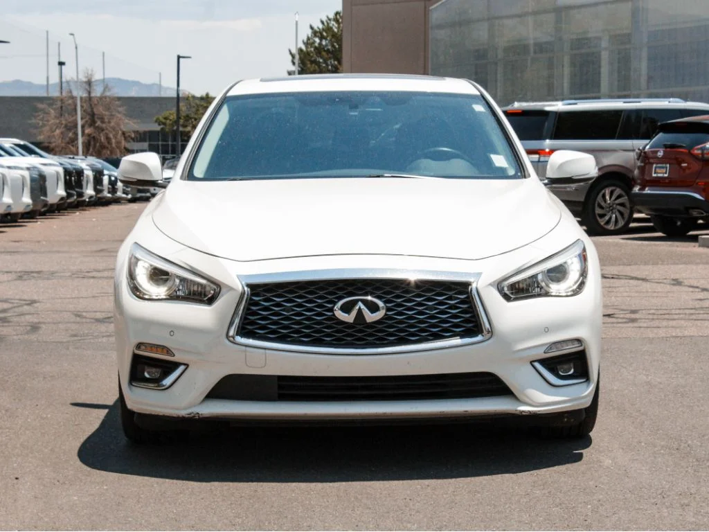 Used 2023 Majestic White INFINITI LUXE image 2