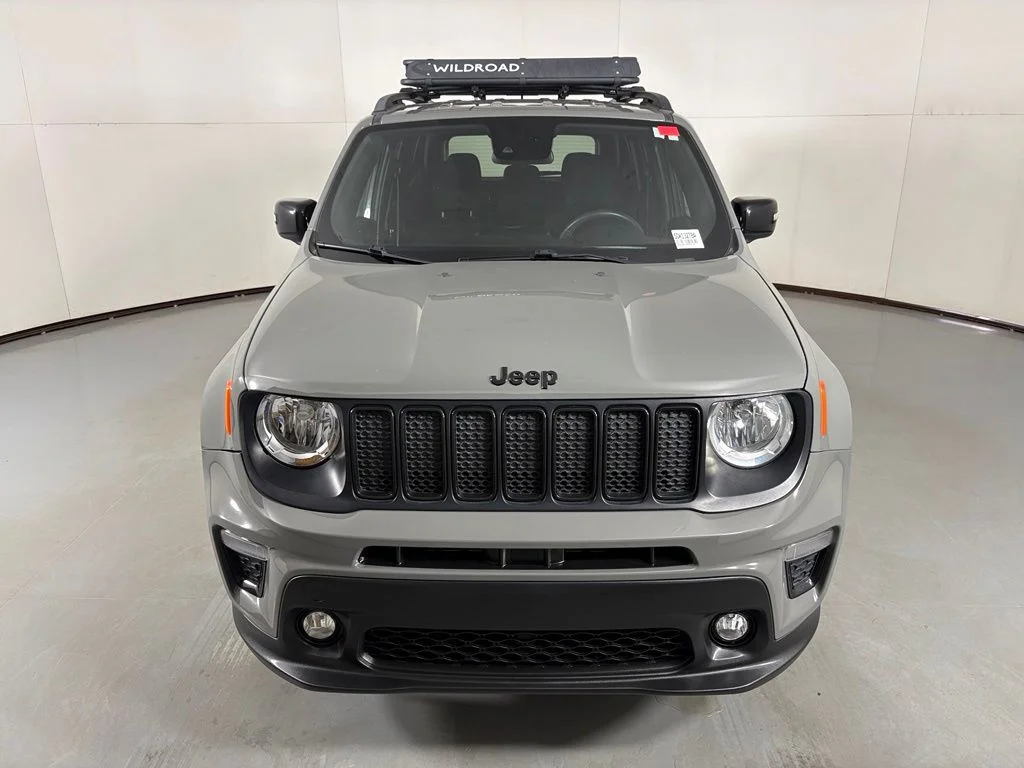Used 2022 Gray Jeep Altitude image 3