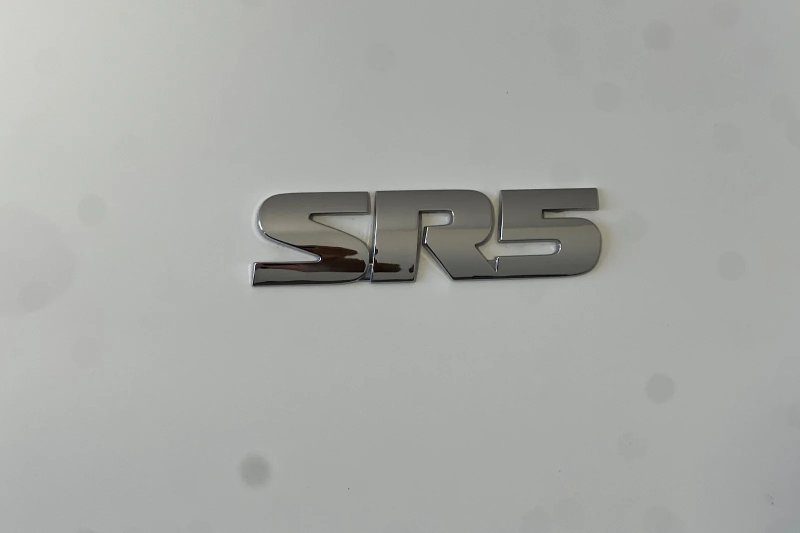 Used 2018 Super White Toyota SR5 Premium image 30