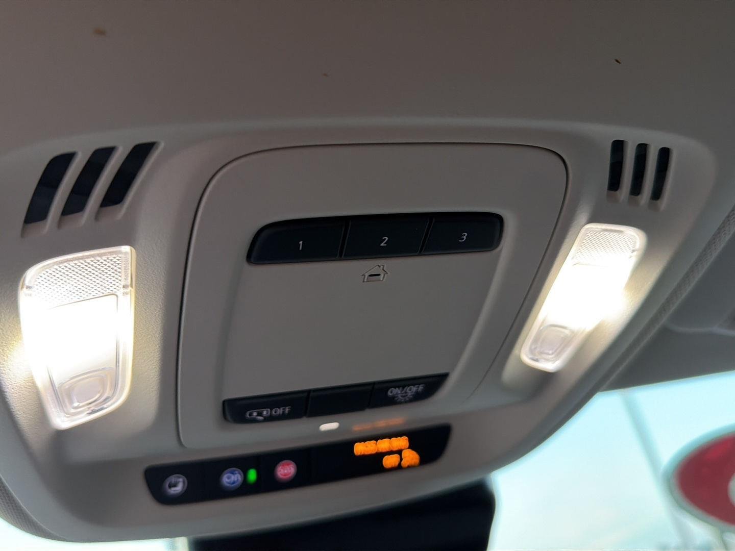 Used 2023 Summit White Buick Essence image 29
