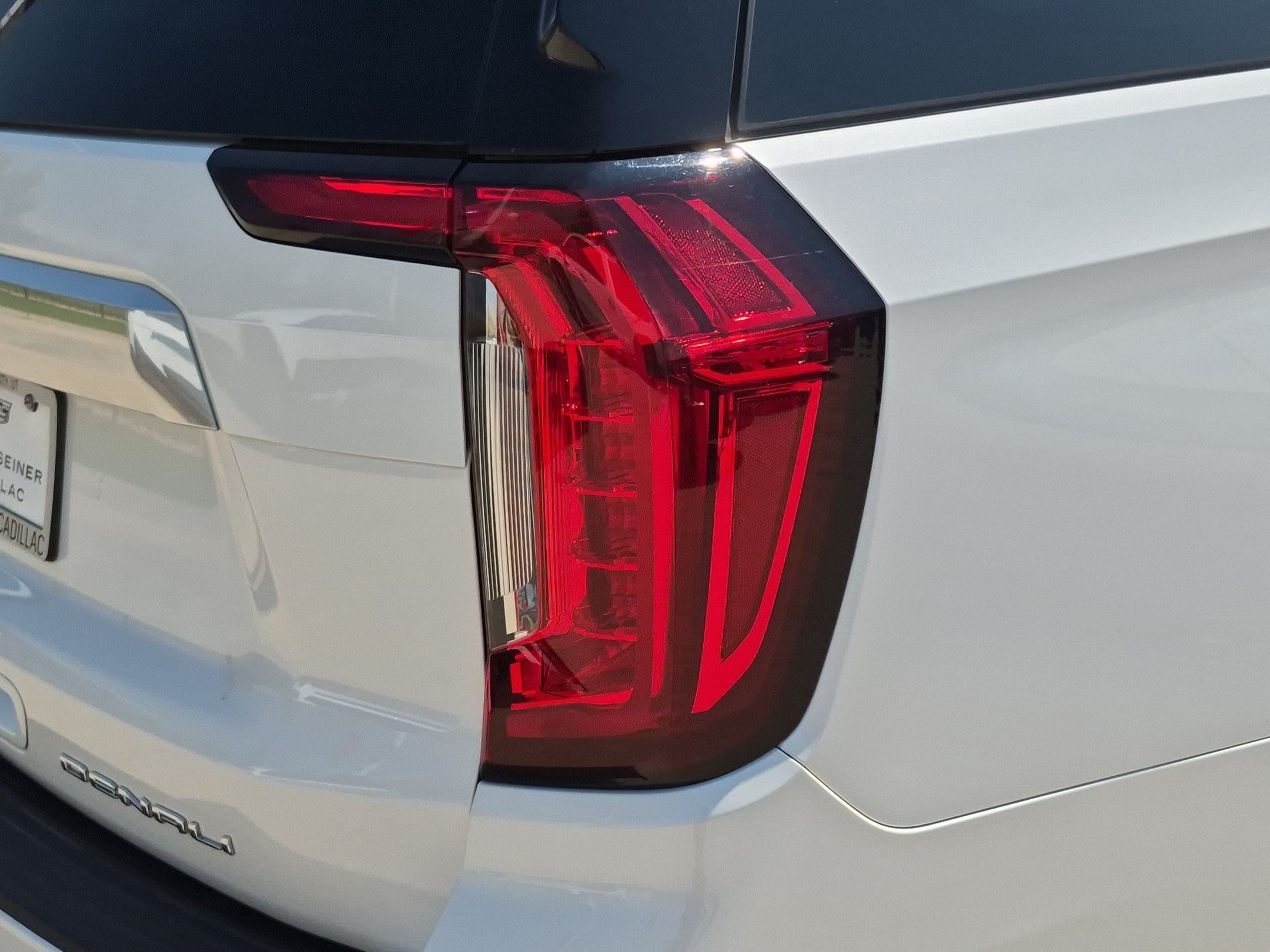 Used 2021 WHITE FROST TRICOAT GMC Denali image 11