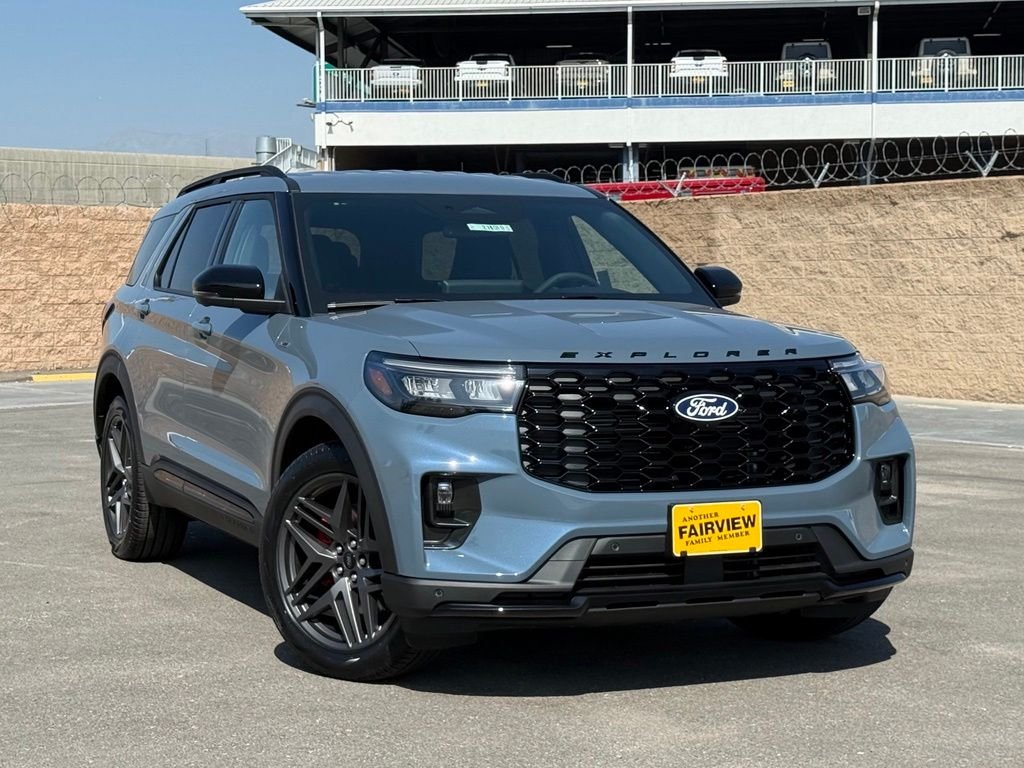 New 2027 Vapor Blue Metallic Ford ST-Line image 2
