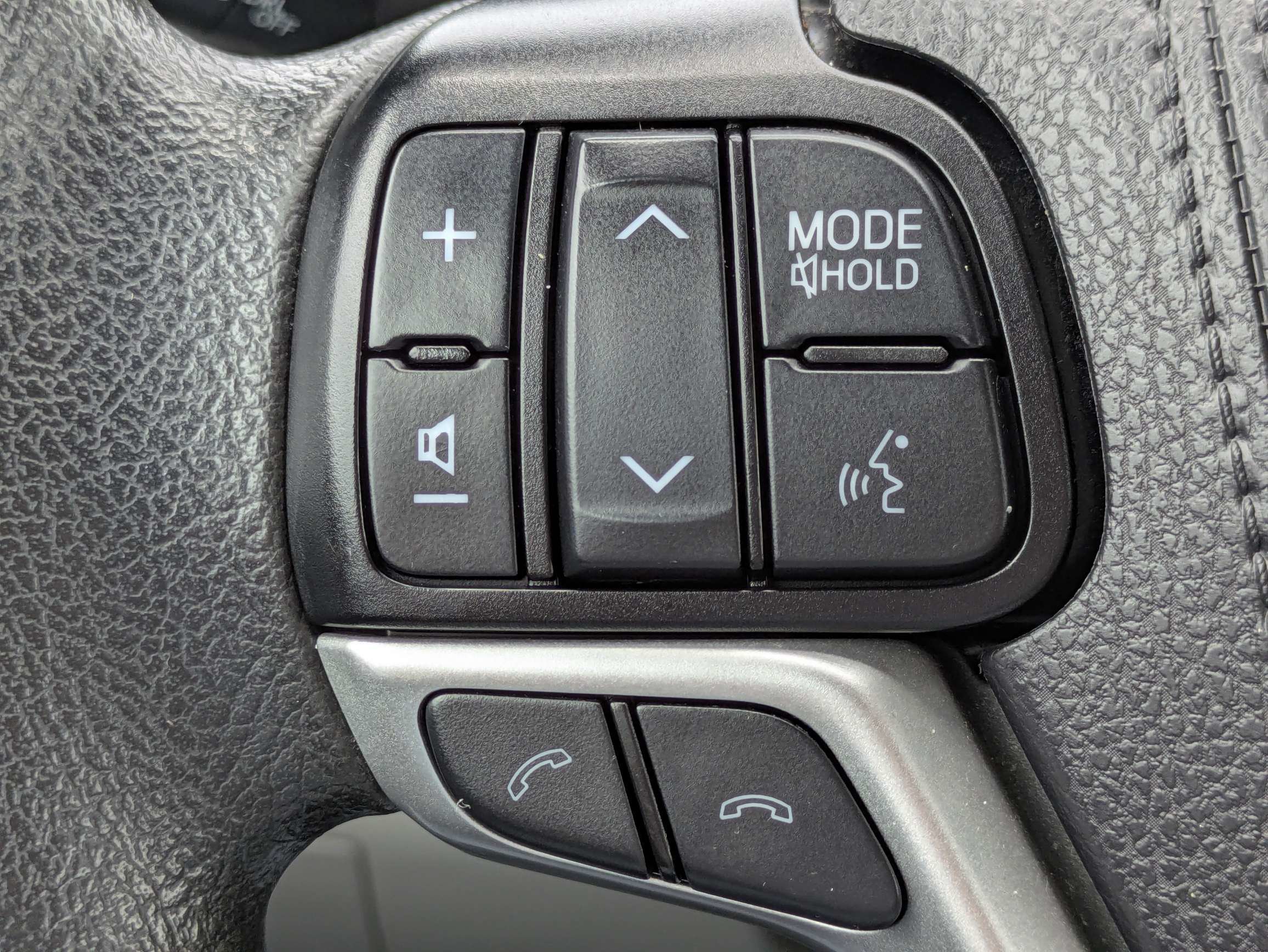 Used 2019 Alumina Jade Metallic Toyota LE image 29