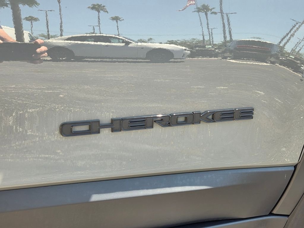 2023 Jeep Cherokee Trailhawk - Photo 11