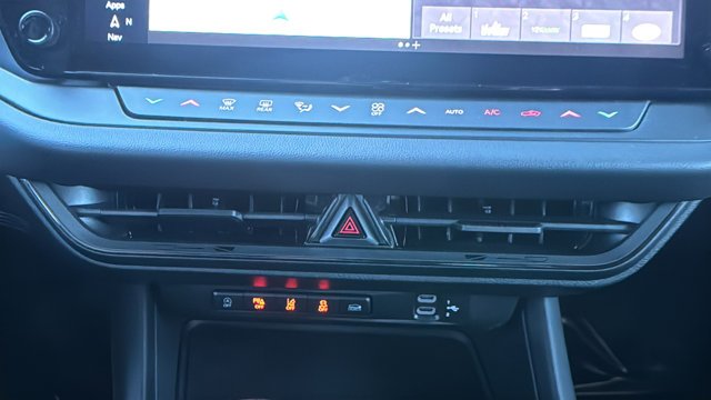 New 2026 Diamond Black Crystal Pearlcoat Dodge R/T image 25