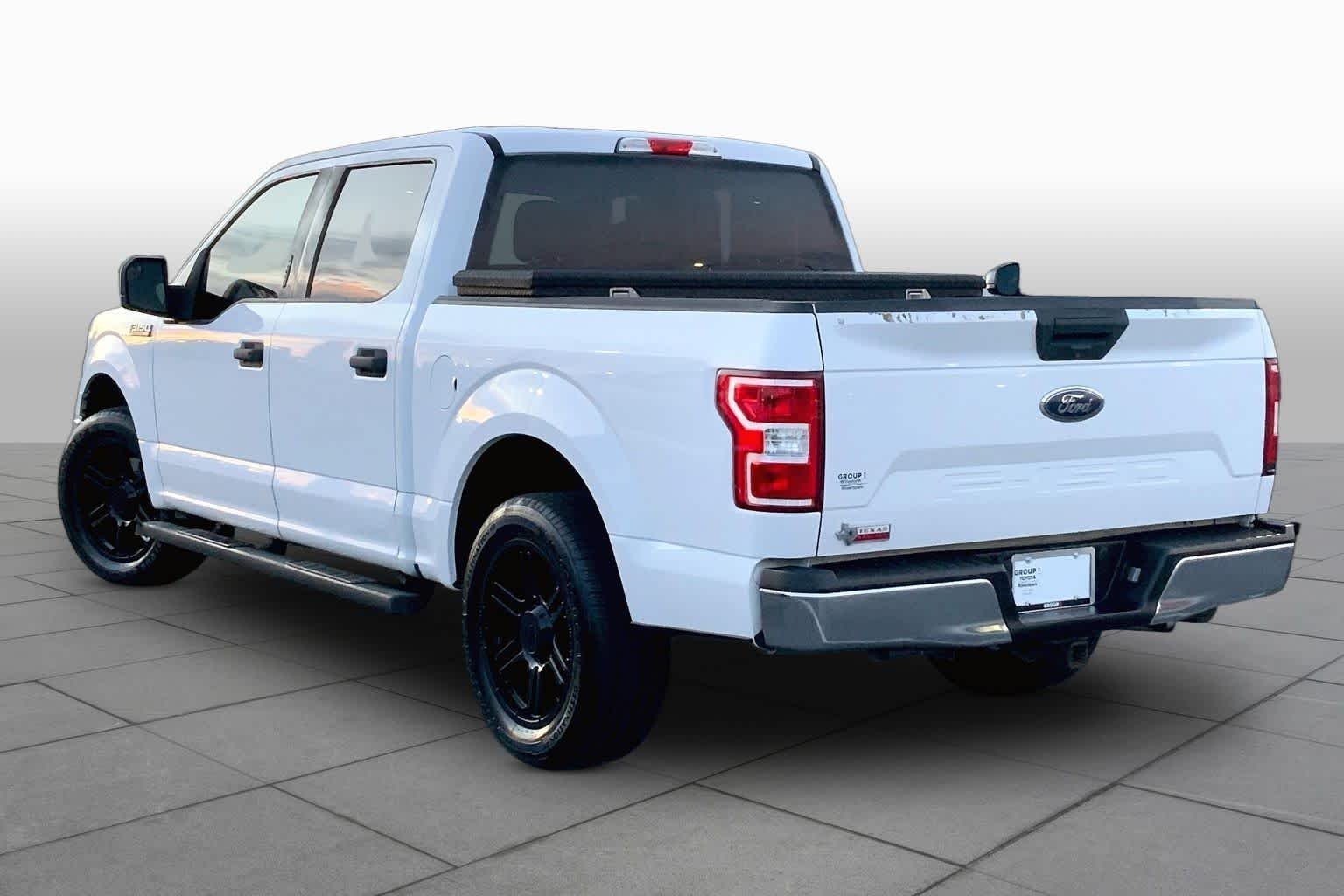 Used 2018 Oxford White Ford XLT image 12