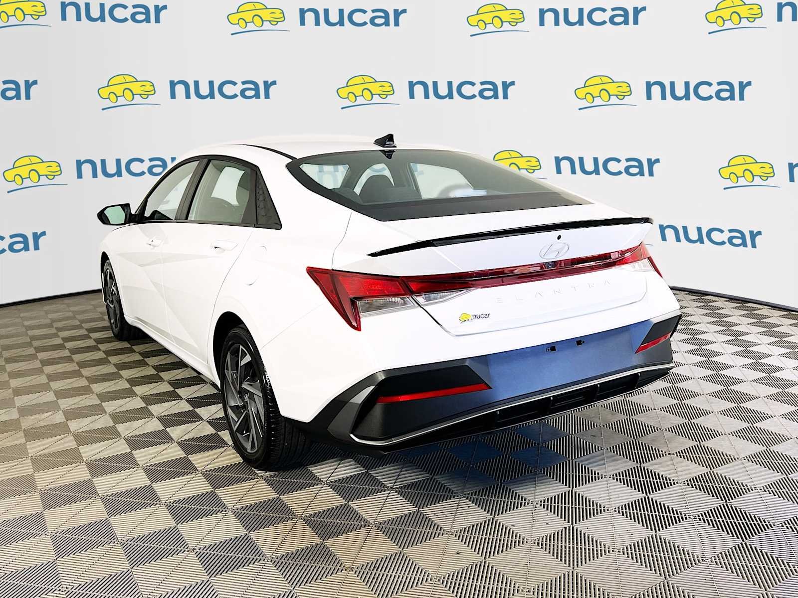 Used 2025 Serenity White Hyundai SEL Sport image 5