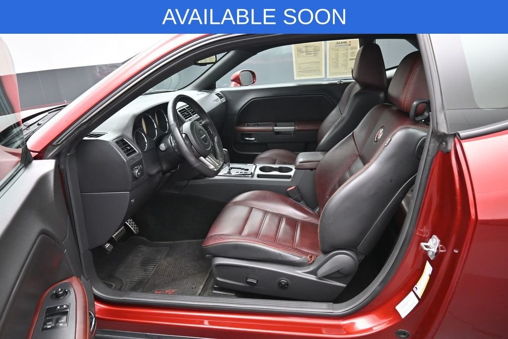 Used 2014 Red Dodge SXT image 9