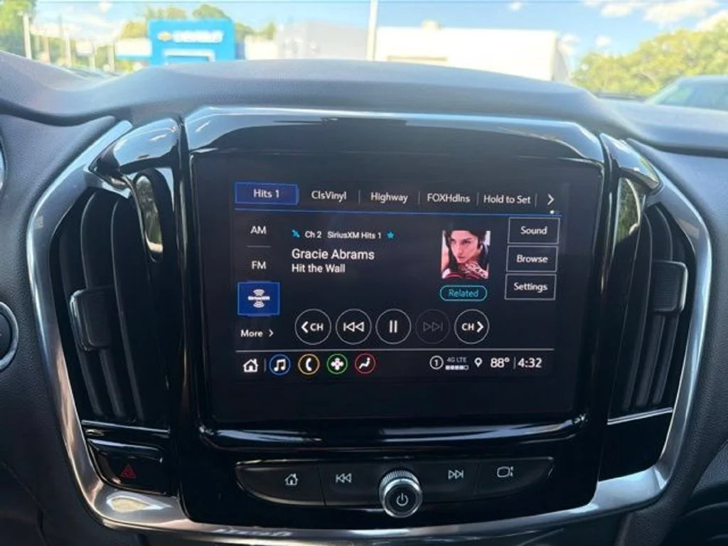 2023 Chevrolet Traverse 1LT - Photo 40