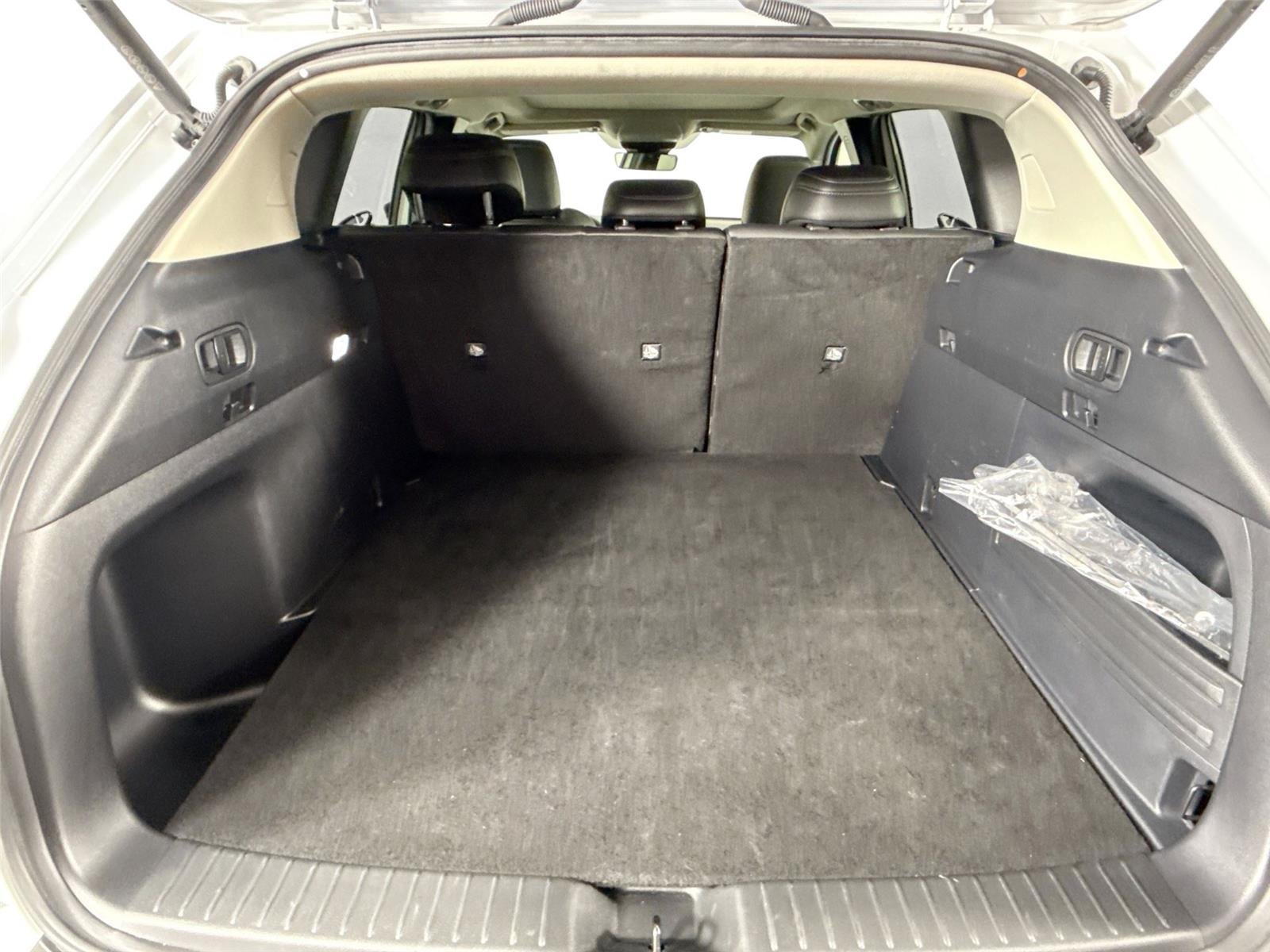 Certified Used 2025 Wind Chill Pearl Mazda Premium Package image 40