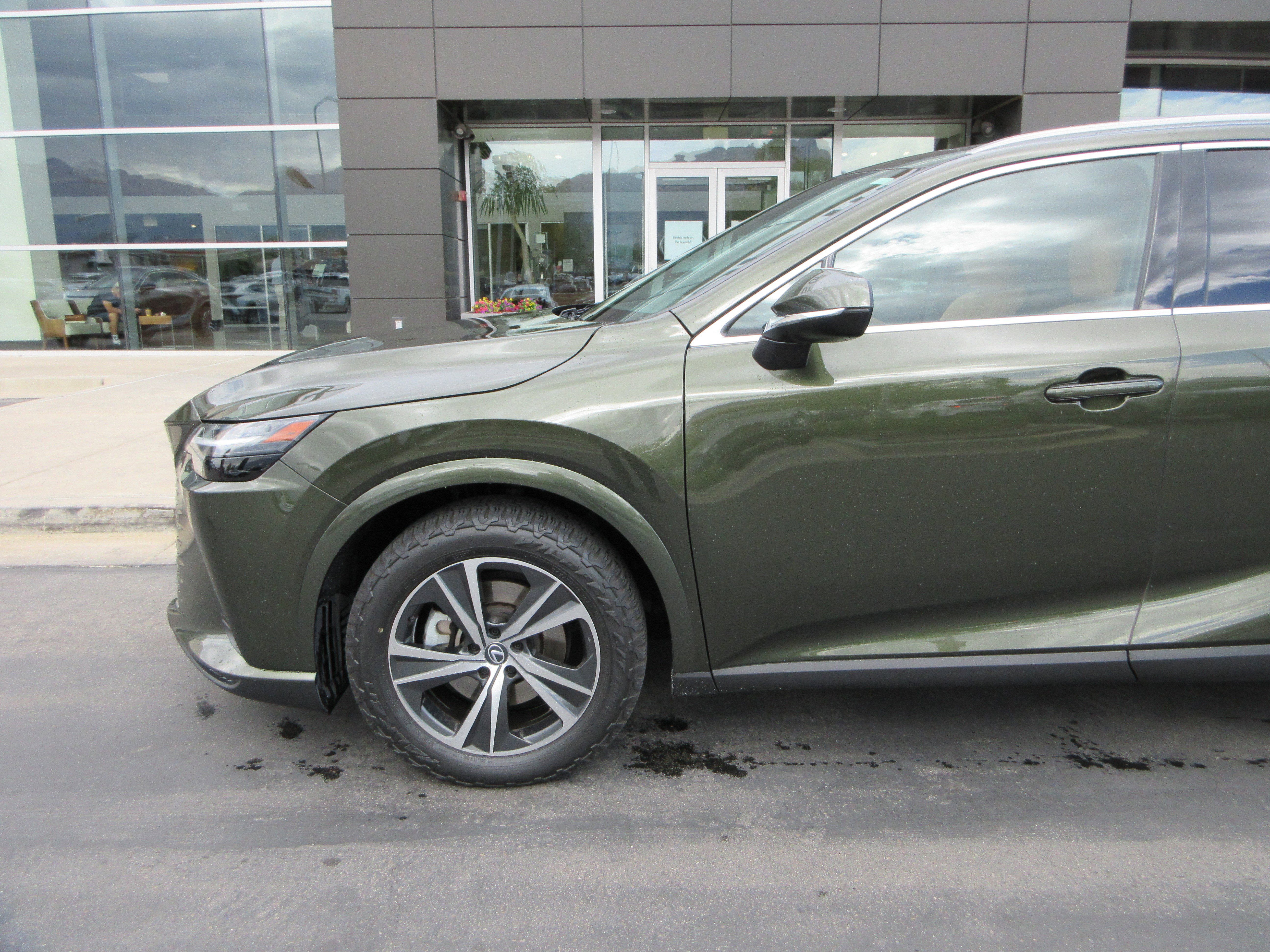 Used 2023 Green Pearl Lexus 350 Premium Plus image 2