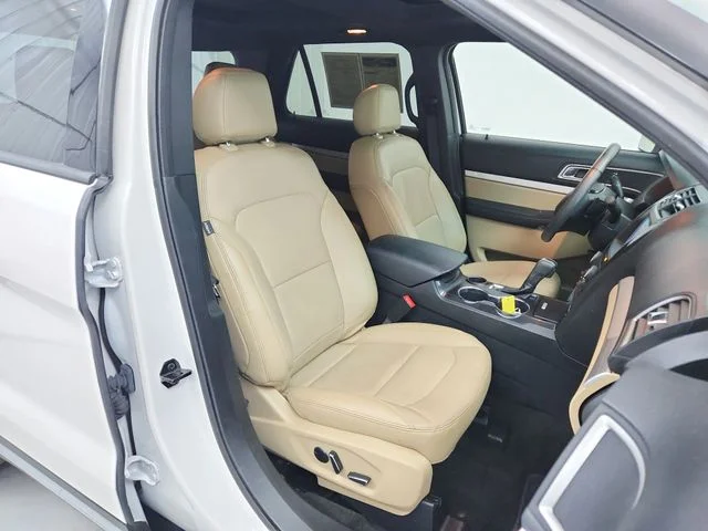 Used 2017 White Ford XLT image 37