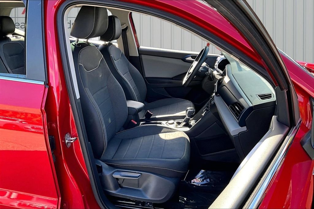 Used 2023 Red Volkswagen 1.5T SE image 29