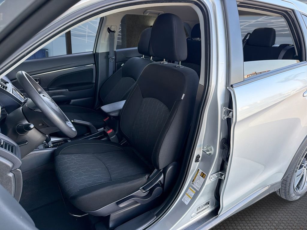 2025 Mitsubishi Outlander Sport ES - Photo 13