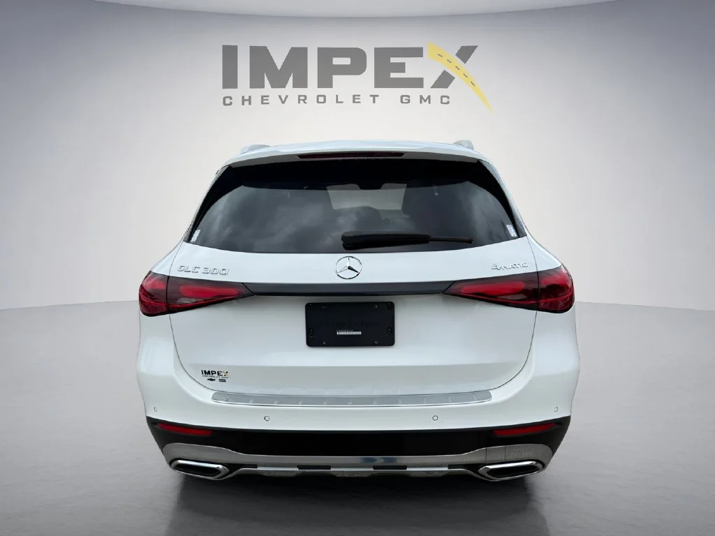 Used 2023 White Mercedes-Benz GLC 300 image 4