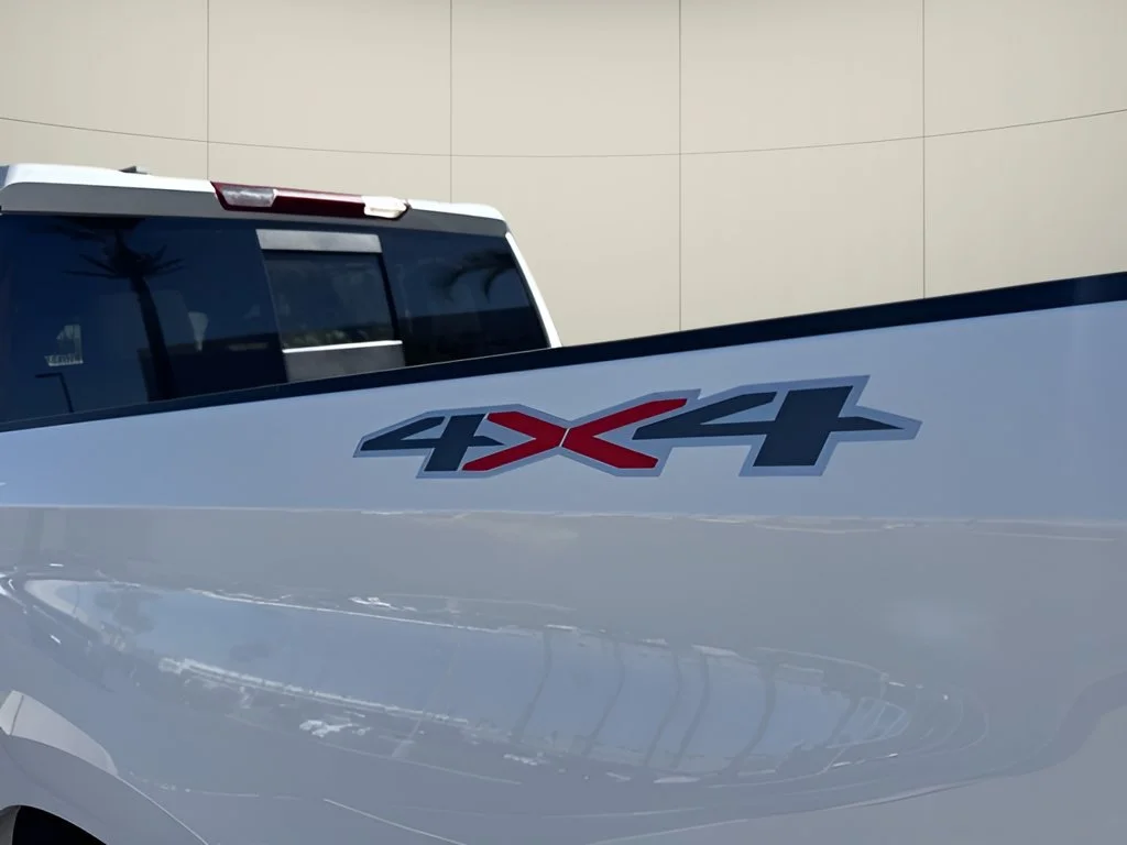 New 2026 Summit White Chevrolet RST image 29