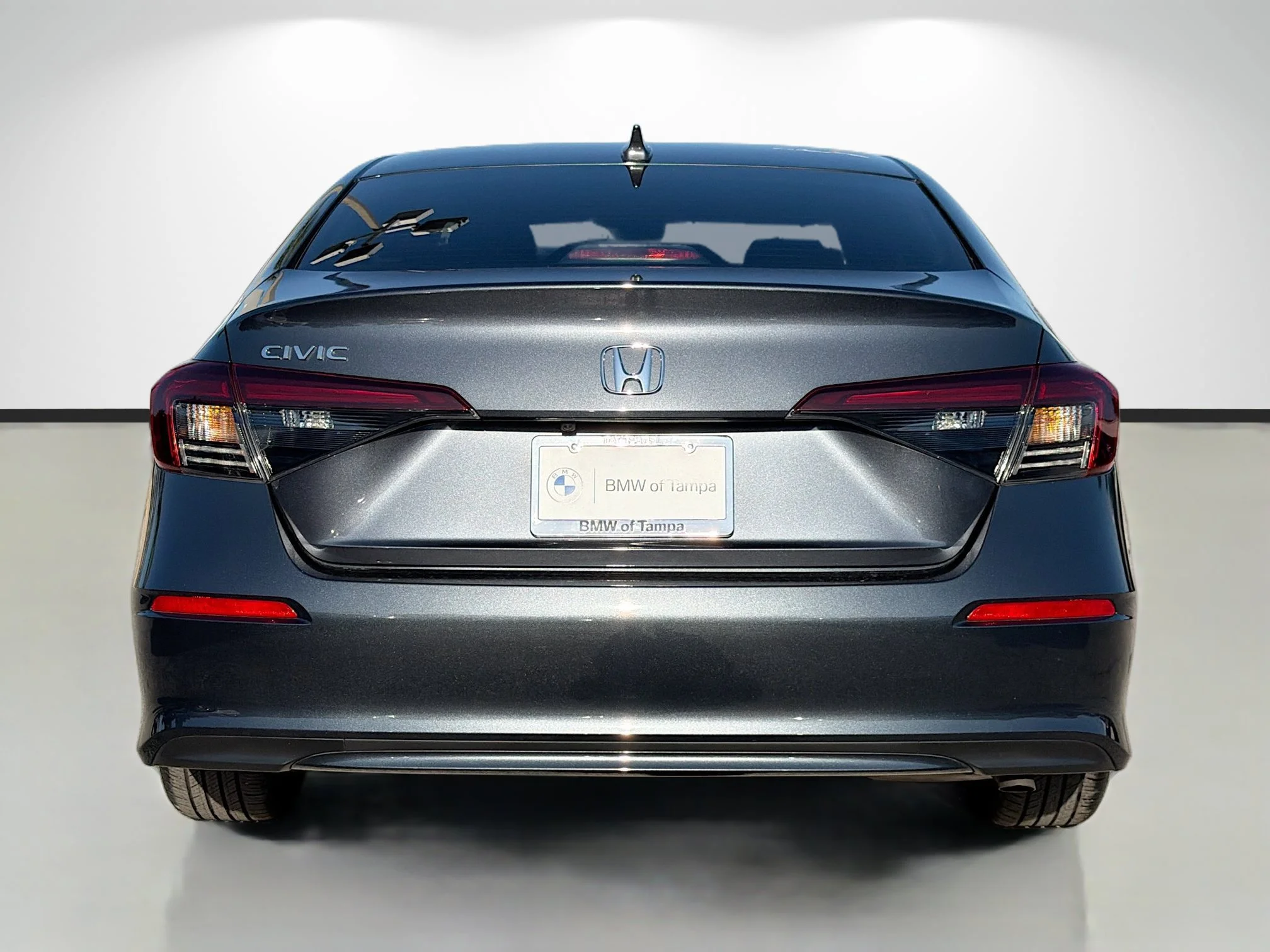 Used 2025 Meteorite Gray Metallic Honda LX image 4