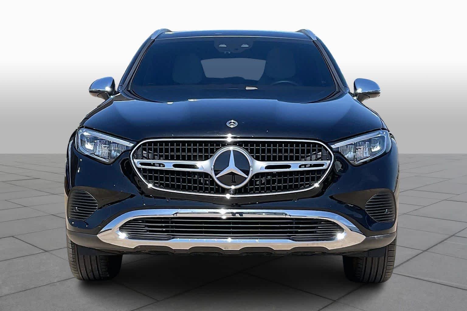 Used 2025 Obsidian Black Metallic Mercedes-Benz GLC 300 image 9