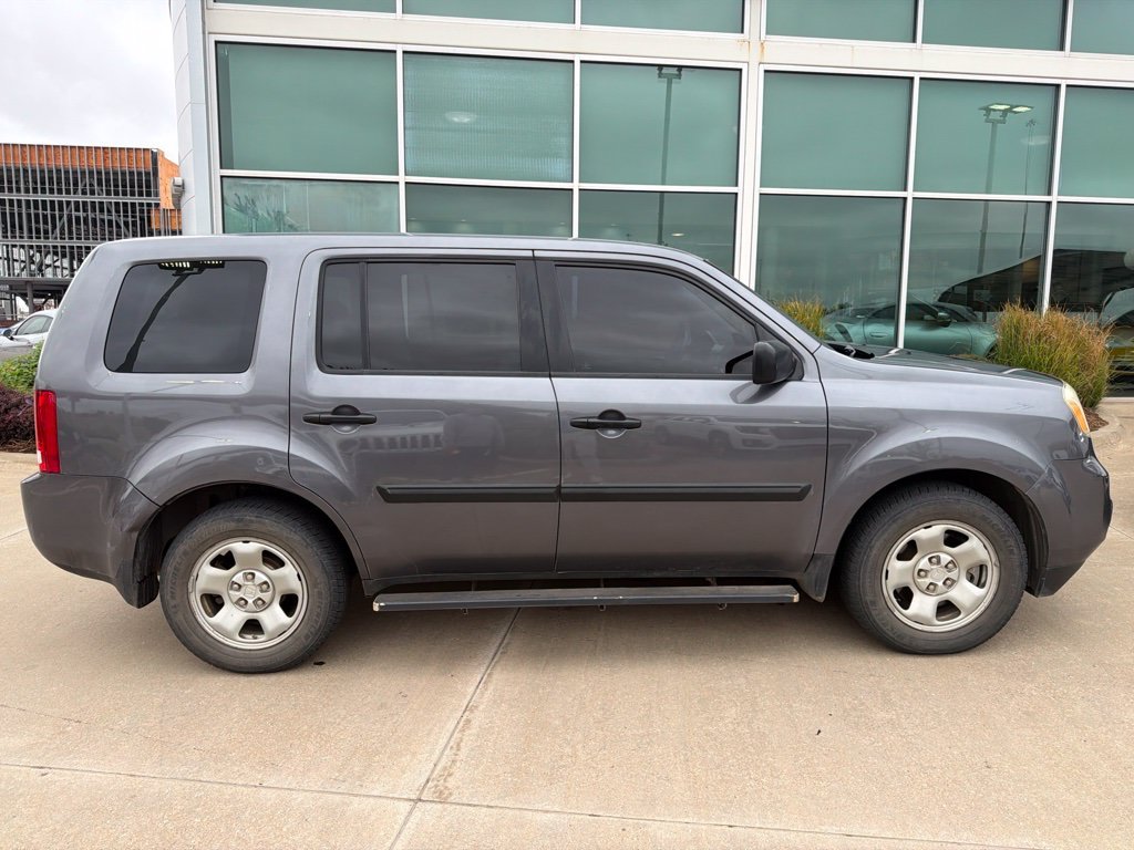 Used 2015  Honda LX image 5