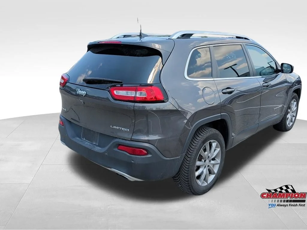 Used 2018 Gray Jeep Limited image 6