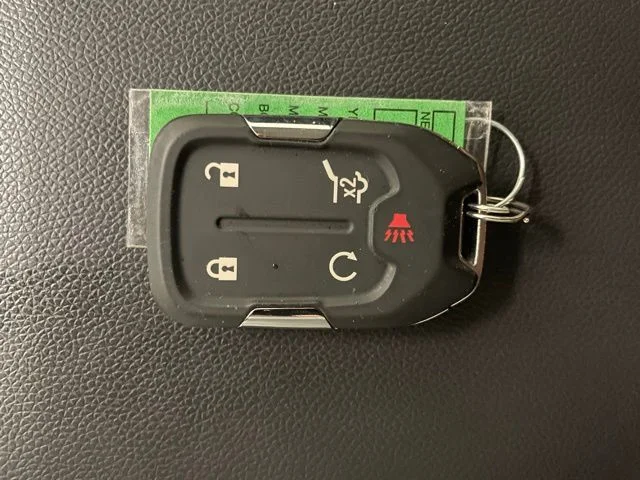 Used 2023 Green GMC Denali image 31