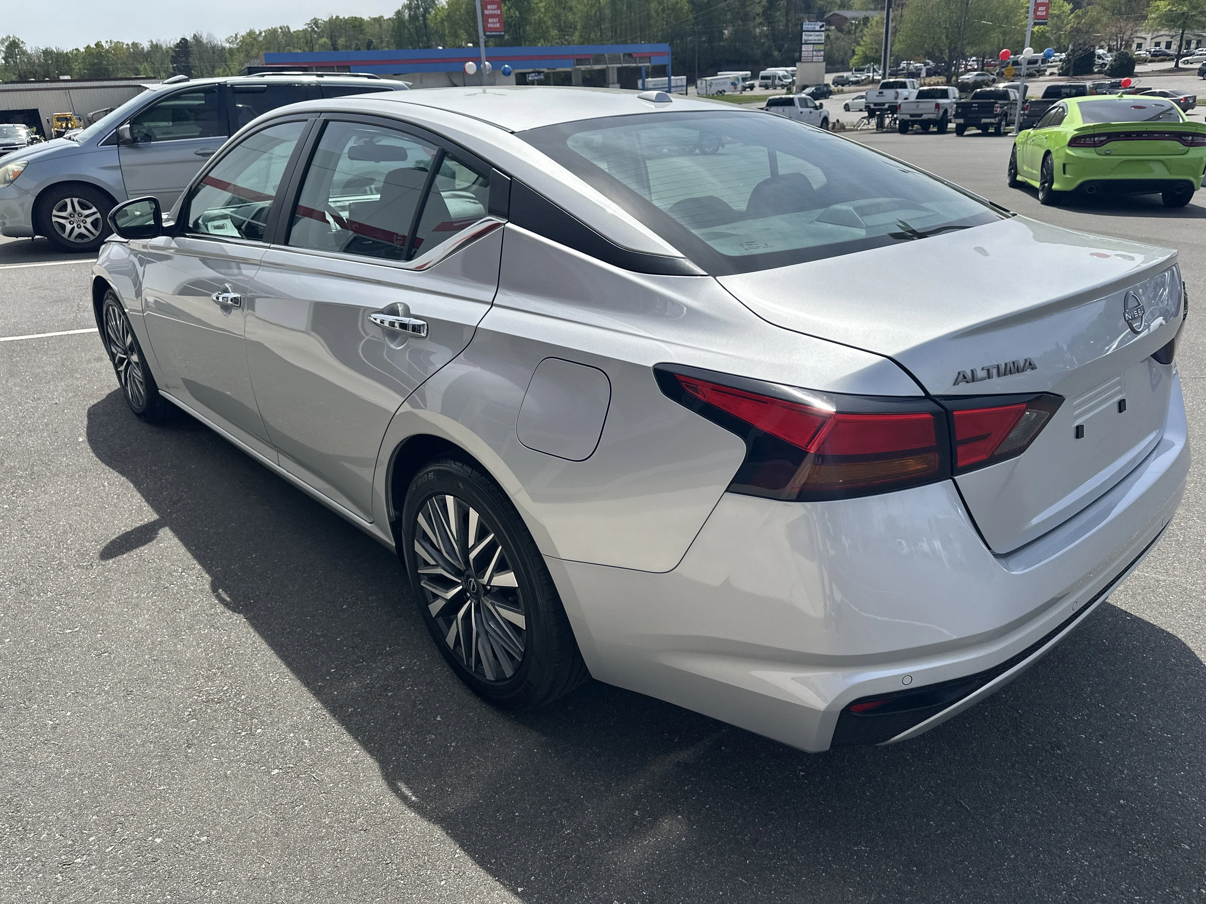 2024 Nissan Altima SV - Photo 6