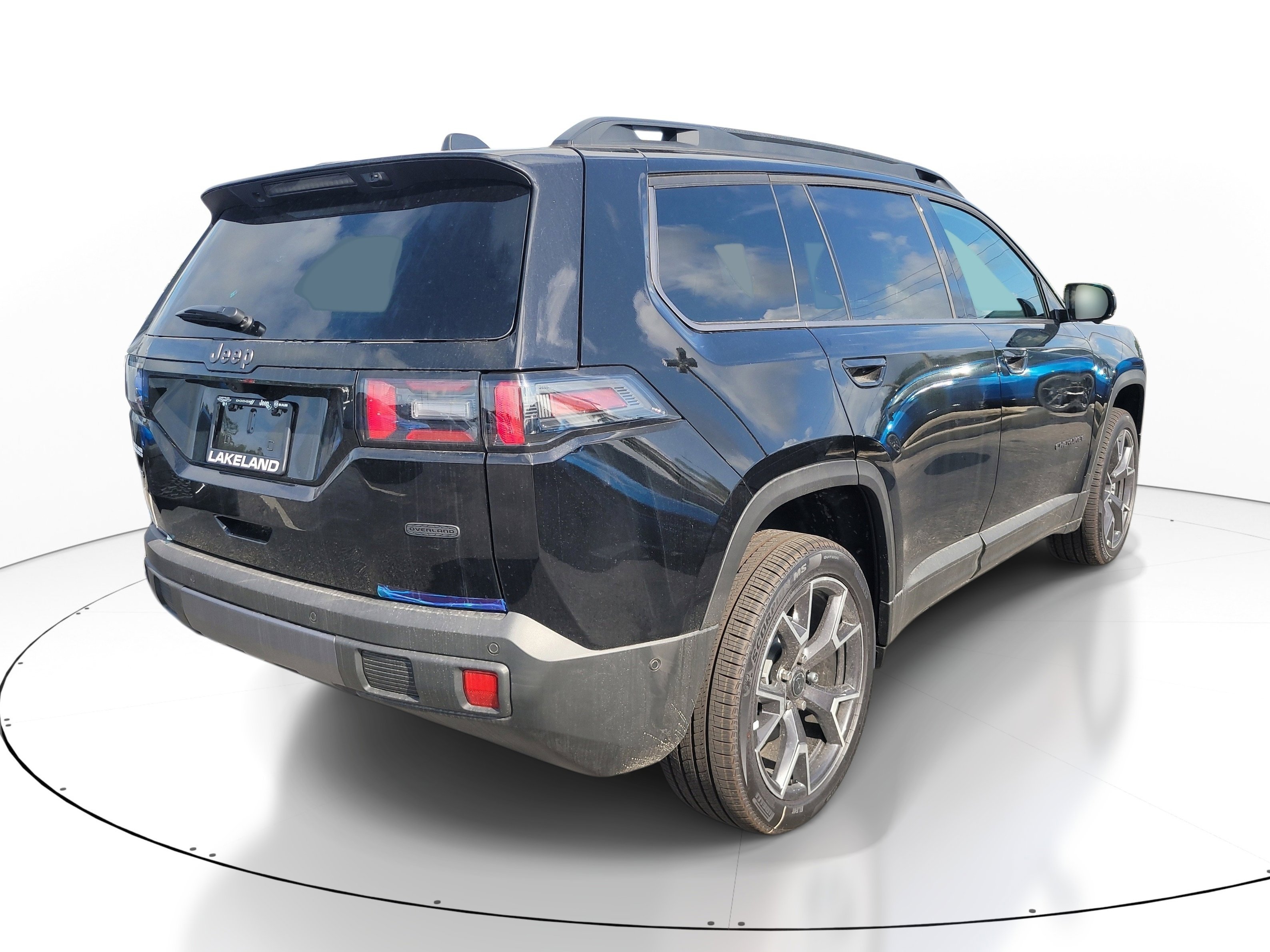 New 2026 Diamond Black Crystal Pearl-Coat Exterior Paint Jeep Overland image 6