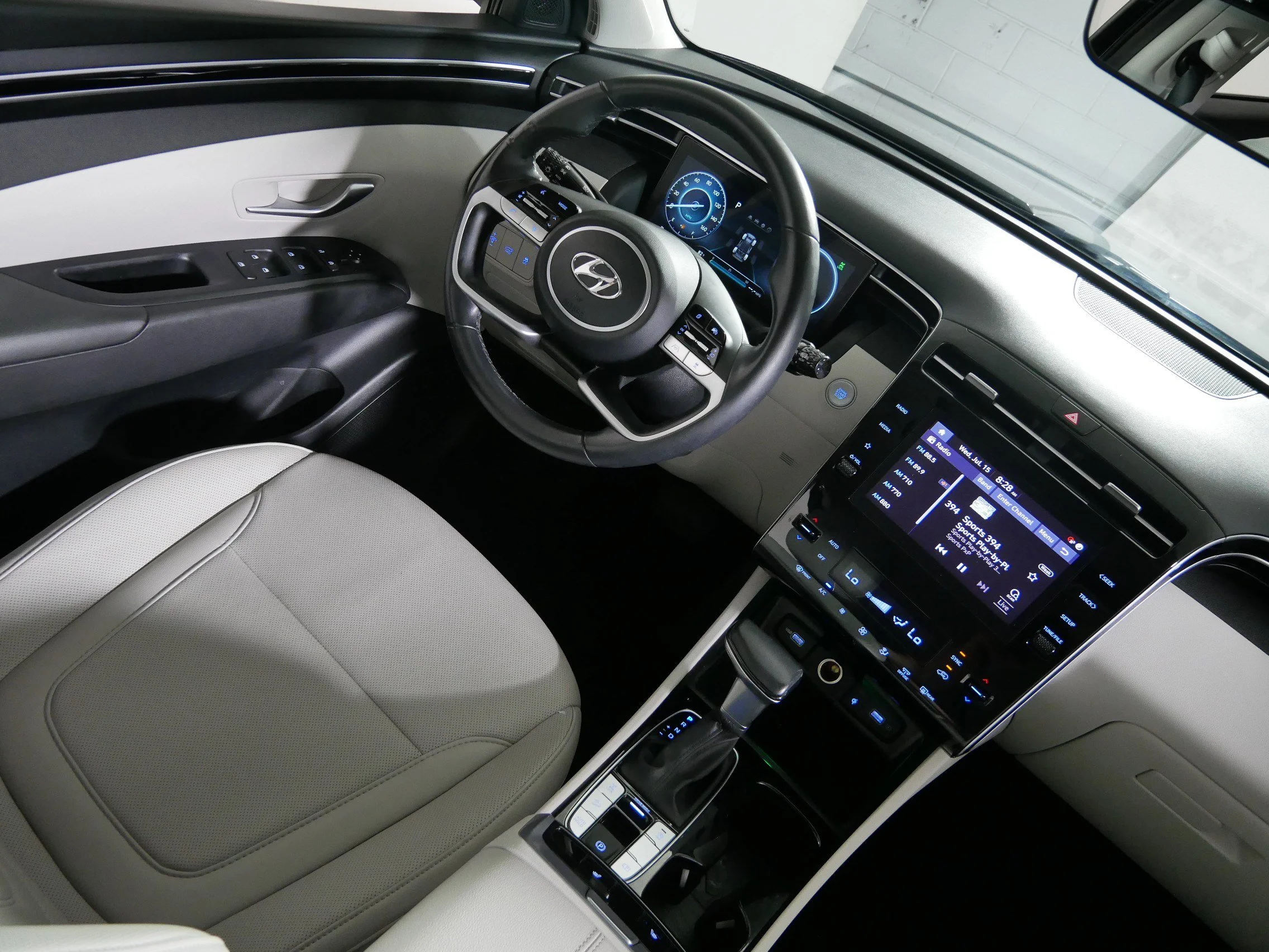 Used 2023 Phantom Black Hyundai SEL image 9